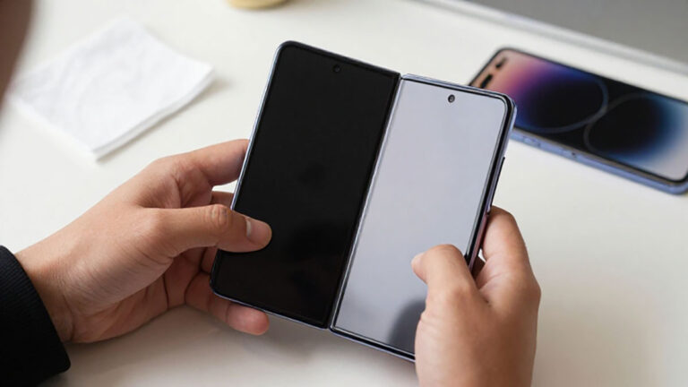 Tips-Merawat-Layar-HP-Lipat-Agar-Tidak-Retak-di-Bagian-Tengah